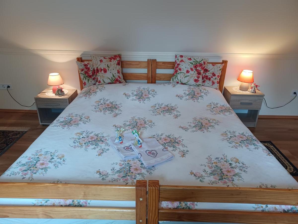 Tulipan Haz Apartment Bodony Екстериор снимка