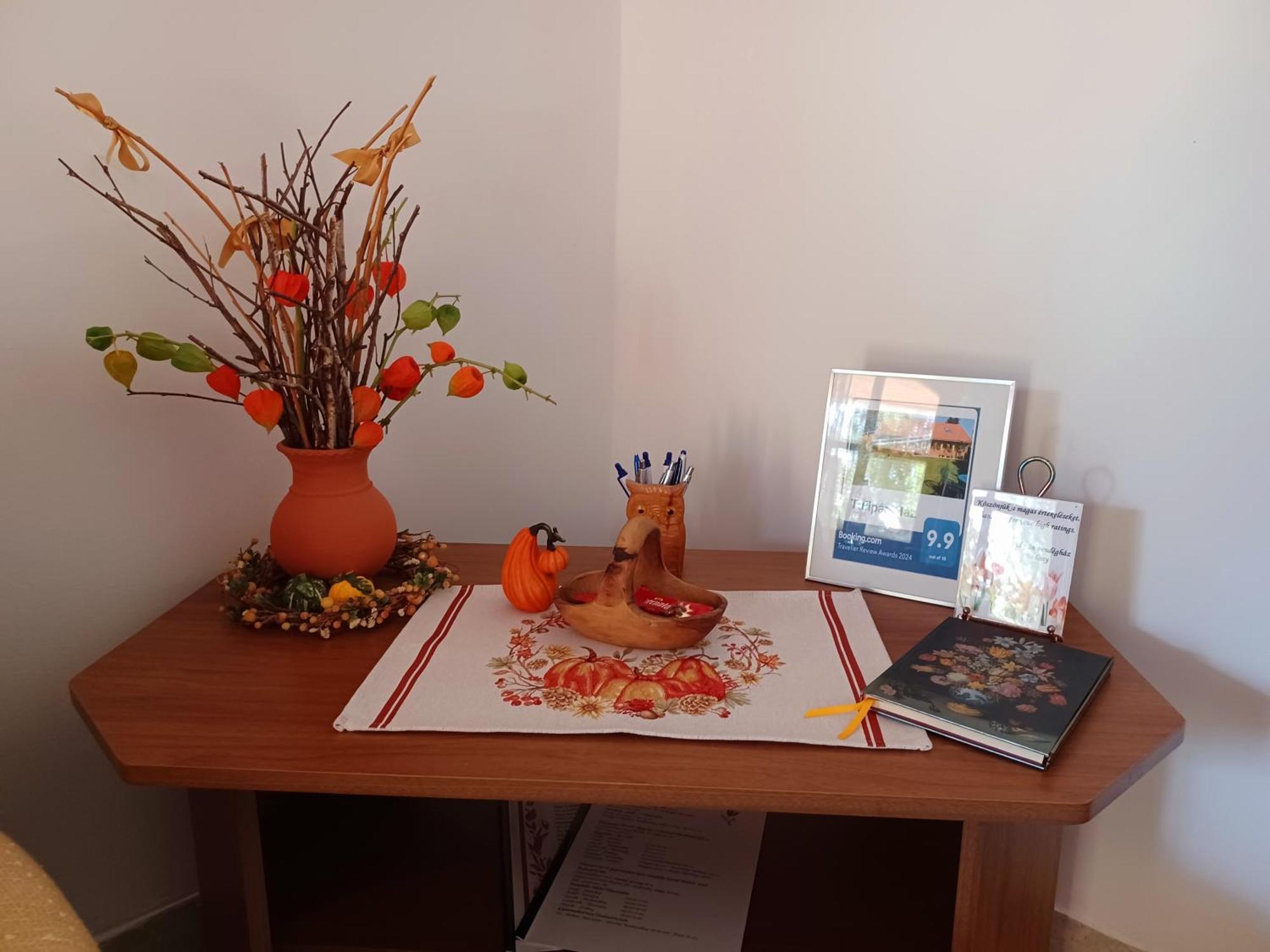 Tulipan Haz Apartment Bodony Екстериор снимка