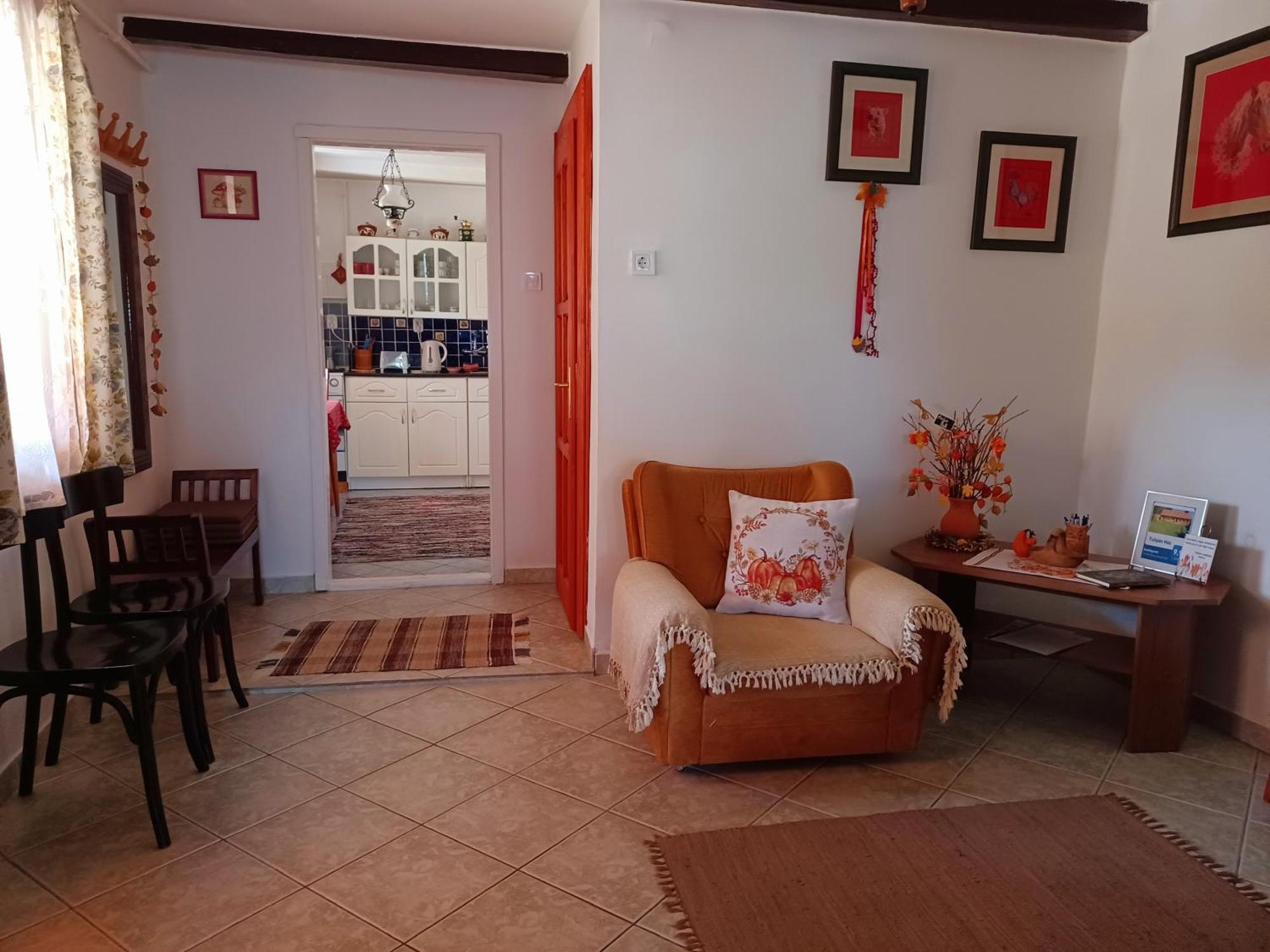 Tulipan Haz Apartment Bodony Екстериор снимка